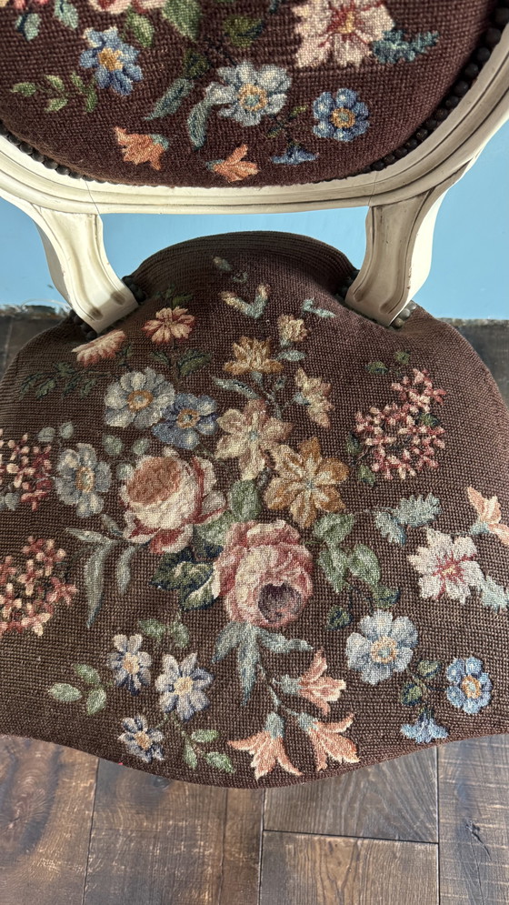 Image 1 of Chaise ancienne cousue à la main