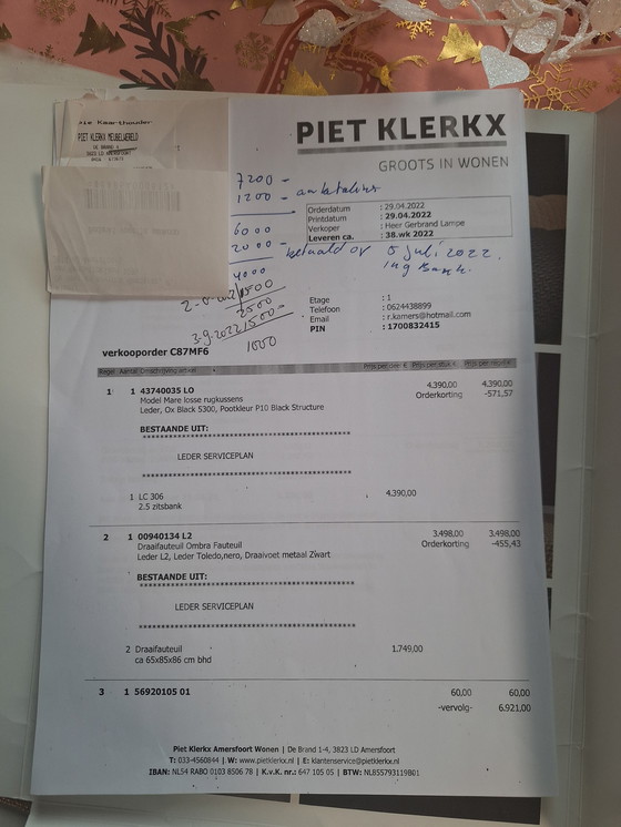 Image 1 of Sofá y sillas de cuero