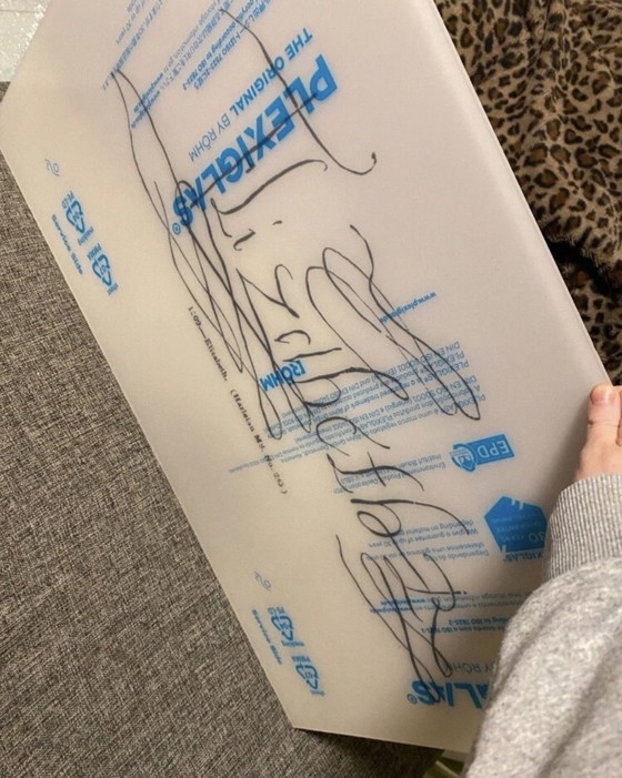 Image 1 of Firma de la reina Isabel