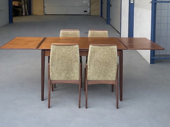Image 1 of Mid-Century vintage uitschuifbare eettafel met 4 stoelen 