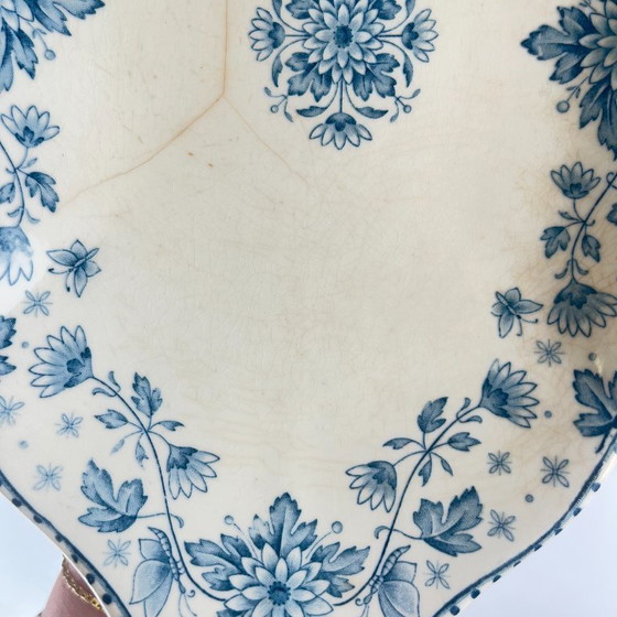 Image 1 of Bord met "Estrées"-patroon, door U&C Sarreguemines, blauw, 1900