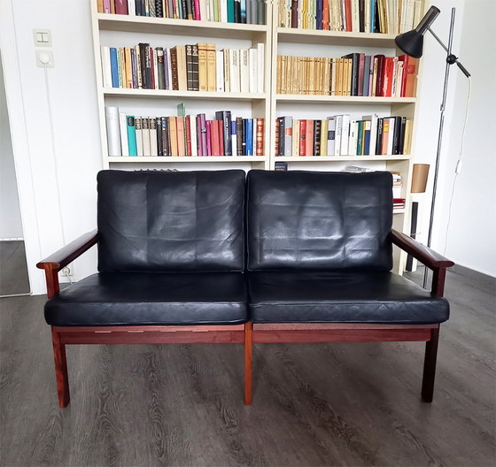 Illum Wikkelsø „Capella“ Divani 2 posti | Palissandro e Pelle | Niels Eilersen 1960s – Leather, Wood (photo 2 of 15)