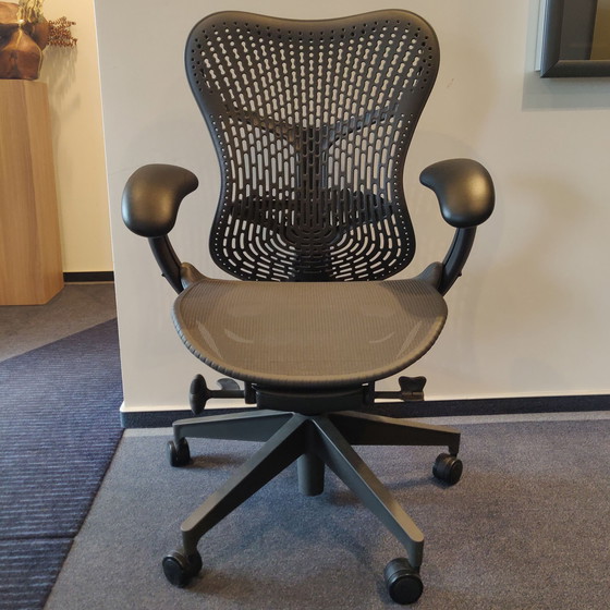 Image 1 of Herman Miller Mirra 2 bureaustoel