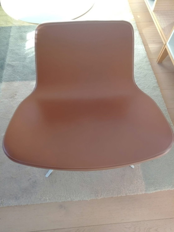 Image 1 of Poltrona girevole Ray in pelle marrone ~ condizioni perfette