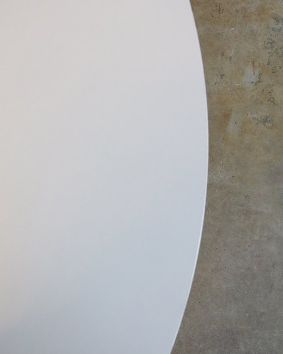 Image 1 of Vintage white round dining table 120 cm