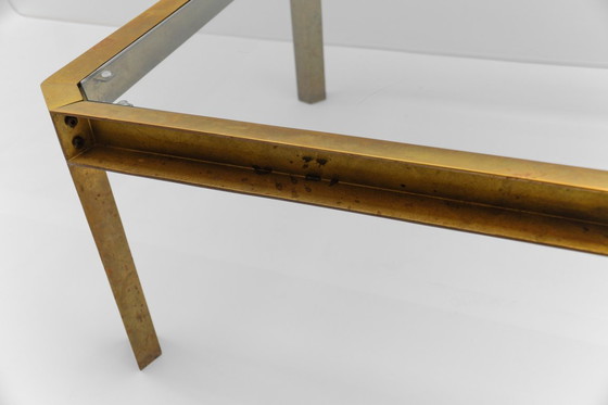 Image 1 of Grande table basse modèle T09 en laiton et verre, par Peter Ghyczy, années 1970