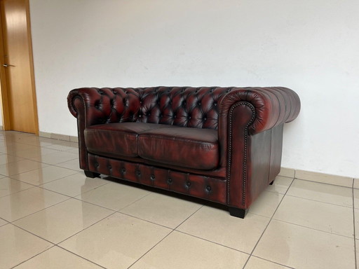 Chesterfield Sofa in Oxblood Leather – Fully Restored, Classic Design