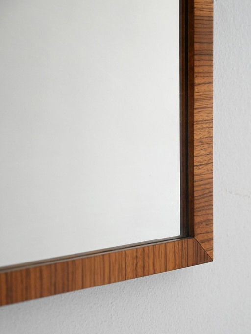 Skandinavischer Art-Déco-Spiegel aus geflammter Birke mit schwarzen Details
