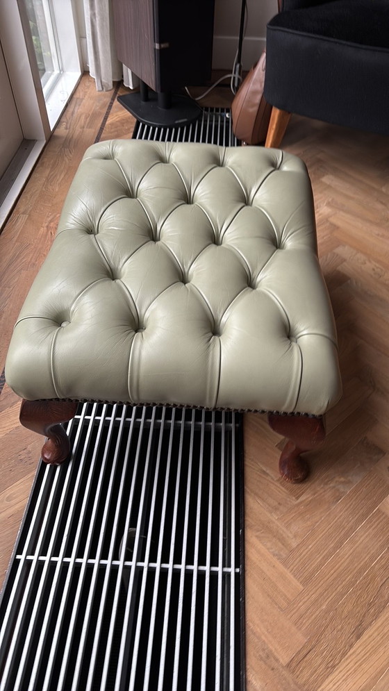 Image 1 of Chesterfield Queen Ann voetenbank