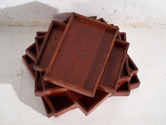 Set di 7 vassoi da portata giapponesi antichi in legno – Periodo Taishō–Showa (c.1910–1940) (photo 27 of 40)