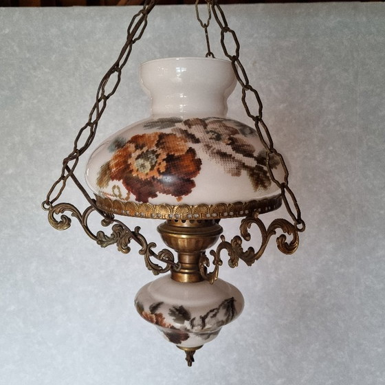 Image 1 of Lustre laiton et opaline à décors florales années 1970