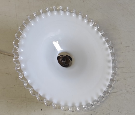Image 1 of Geplooide lampenkap van opaalglas - midden 20e eeuw