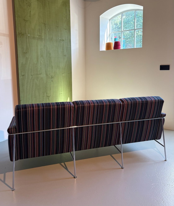 Fritz Hansen model 3303 Arne Jacobsen – 3-5 zitsbanken, Wol, Chroom (photo 7 of 15)