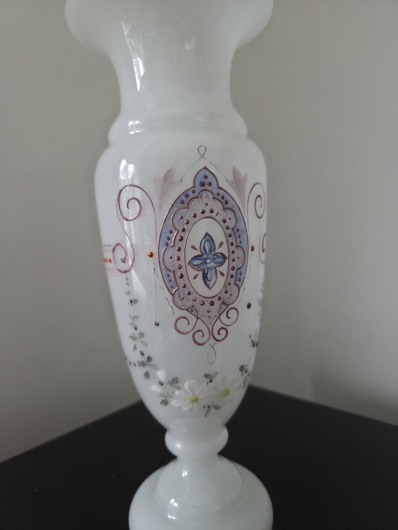 Image 1 of 2 antike deutsche Vasen aus Opalglas