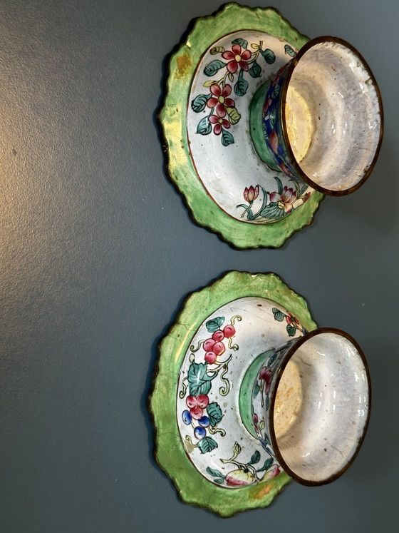 Coppia di Coppe su Piedistallo in Rame Smaltato di Canton – Cina – Fine XVIII Secolo (photo 12 of 14)