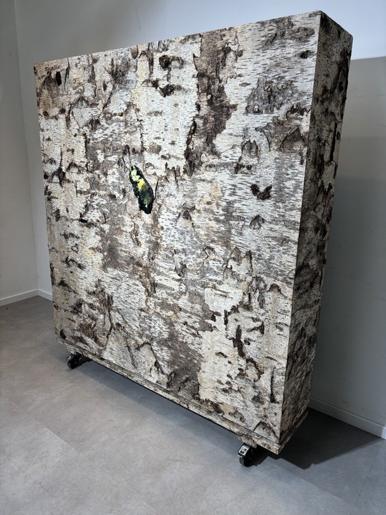 Image 1 of Librería de corteza de abedul de Sophie Gallardo y George Guillaume Cassan