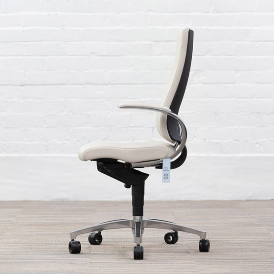 Image 1 of Dauphin In Touch 5410 Executive chair