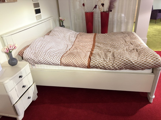 Cama de matrimonio Van Houdt y dos mesitas de noche – Camas de matrimonio, Metal, Wood (photo 6 of 8)