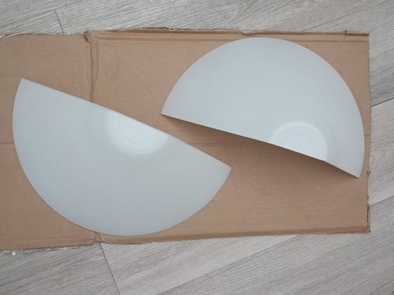 Image 1 of Een paar grote wandlampen model 3671 van Glashütte Limburg, jaren 70.