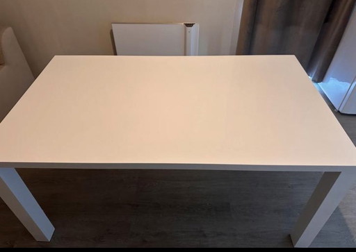 White high gloss dining table