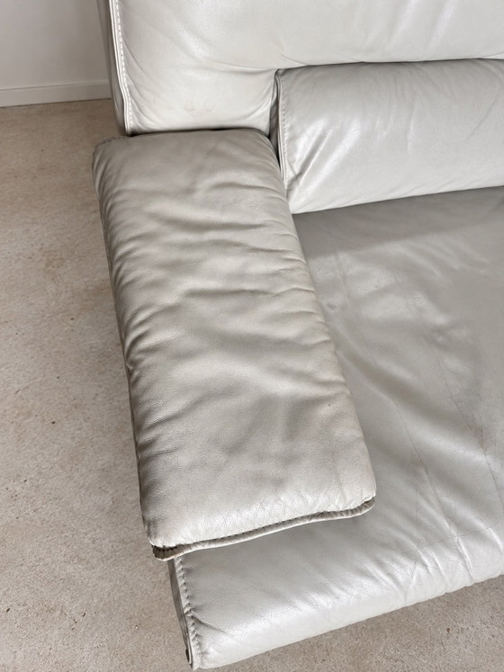 Divano design Gelderland 2 posti – pelle grigio chiaro – Divani 2 posti (photo 5 of 7)