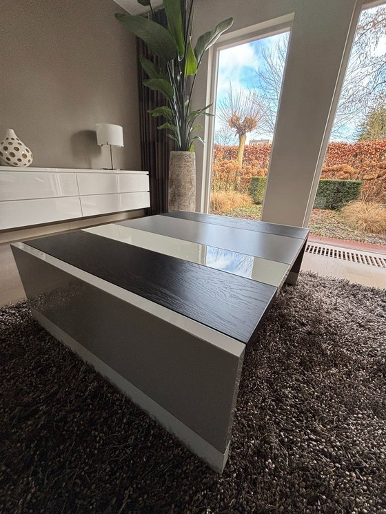 Image 1 of Coffee table design gray/white