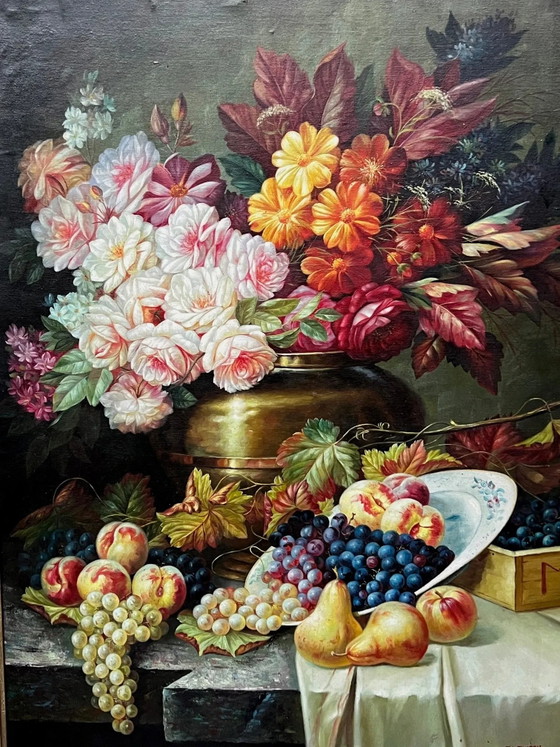 Still life signed with flowers and fruits. Oil on canvas., Paintings & Drawings (photo 4 of 11)