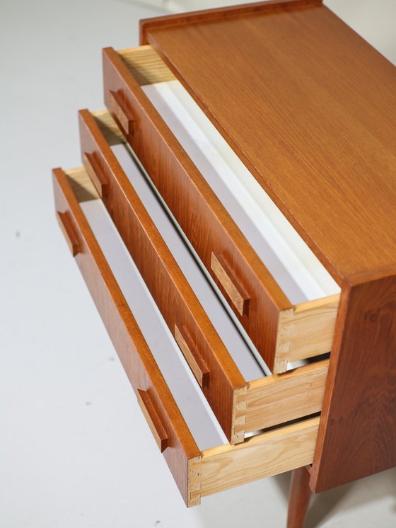 Image 1 of Piccola cassettiera comodino in teak danese vintage