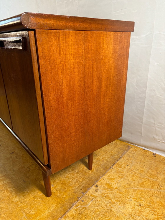 Vintage Meredew Teak Sideboard | 1960s | Mid-Century British Design
A beautifully elegant – Wood (photo 7 of 9)