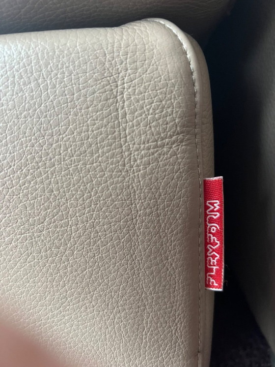 Image 1 of Divano Flexform Groundpiece con pouf - pelle tortora