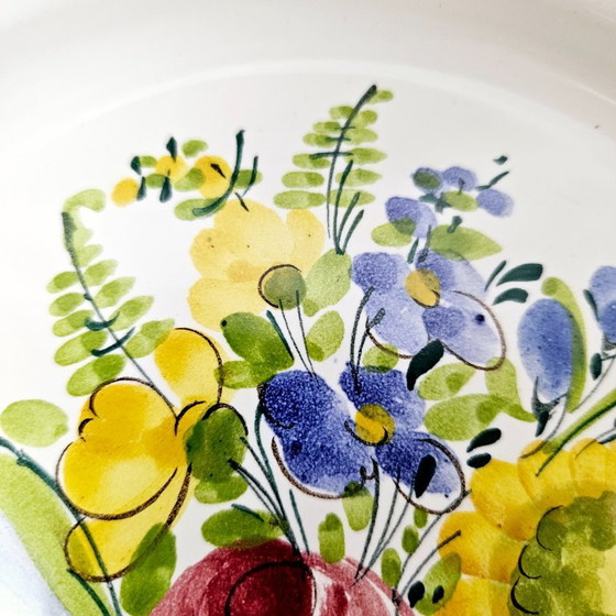 Image 1 of Mid-century vintage GMUNDNER KERAMIK ceramic hanging wall deep plate | Hand-painted floral art pottery from AUSTRIA | 25cm
