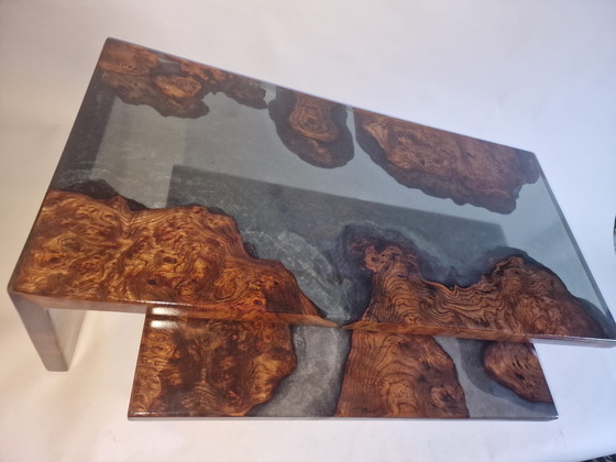 Image 1 of Zwevende Waterval Tafel Van Amerikaanse Iepenhout Met Burl. Smokey Grey Semi Transparent