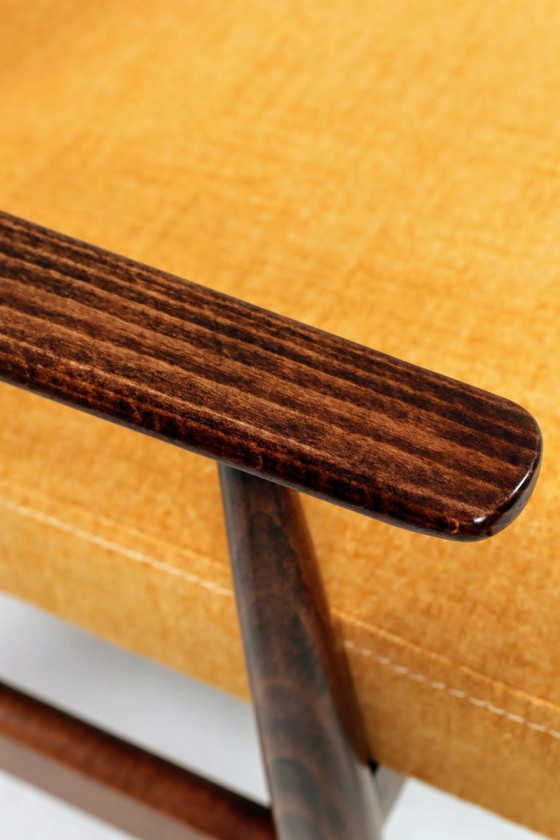 Image 1 of Poltrona in stile moderno di metà secolo color ambra, design Hermès di H.Lis.