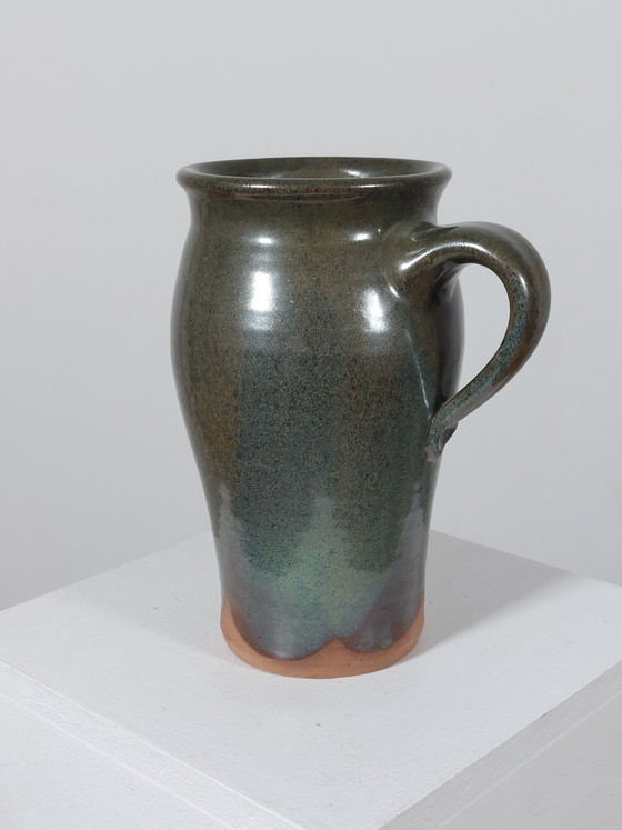 Image 1 of Vintage vaas met handvat en glazuur uit het midden van de vorige eeuw, in landhuisstijl.