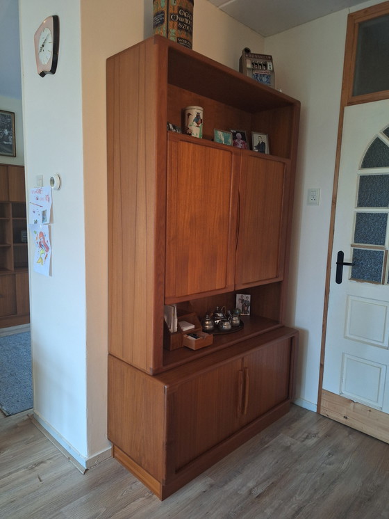 Image 1 of Armoire murale danoise Dyrland en état neuf