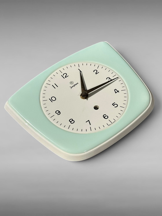 Image 1 of Vintage Junghans Keramische Keukenklok Jaren 50 60 Mintgroen -  8-Daags Uurwerk Mid-Century Modern Design Wandklok 