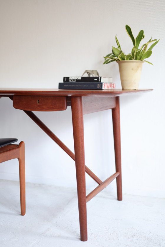 Image 1 of Bureau model 310, Peter Hvidt & Orla Molgaard-Nielsen jaren 50