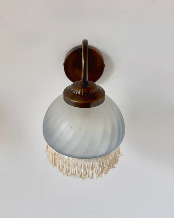 Paar vintage Wandlampen van messing en blauwachtig glas, Frankrijk 1970 (photo 3 of 5)