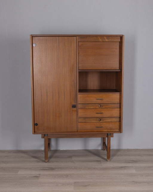 Aparador alto de madera vintage de los años 60, diseño barroco.