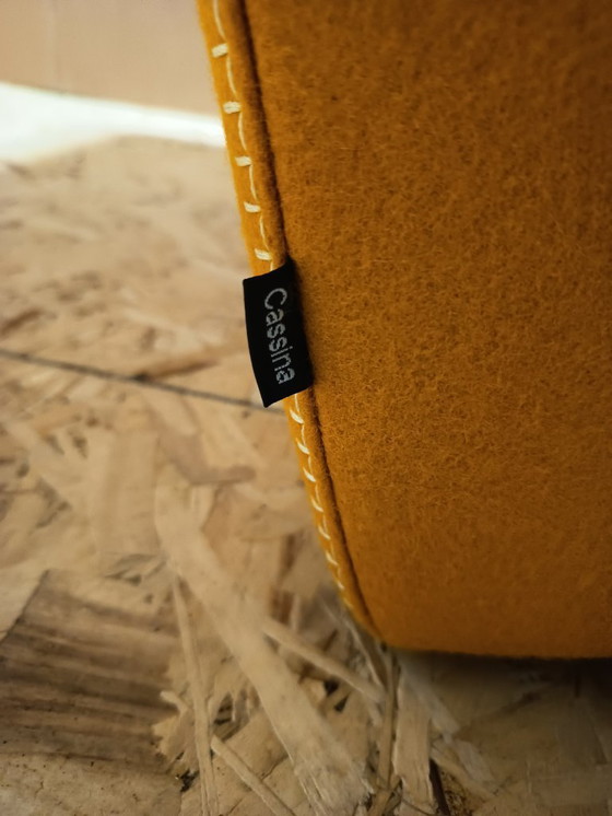 Image 1 of CASSINA Paire de fauteuils Utrecht 637 NEUF 2026 en laine KVARD Moutarde par Gerrit Rietveld