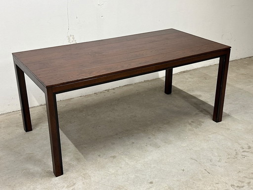 Table design en chêne massif - un héritage bien entretenu