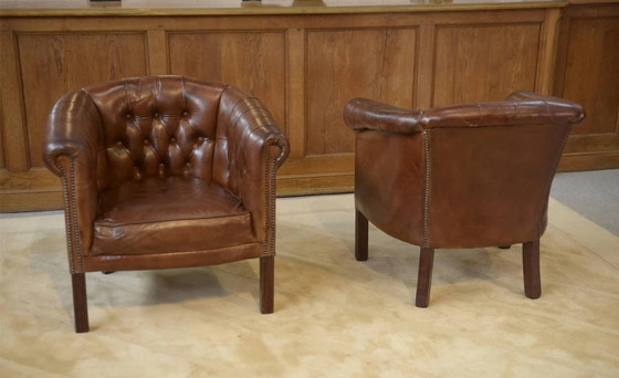 Pair of upholstered leather Club armchairs – Vintage (photo 11 of 14)