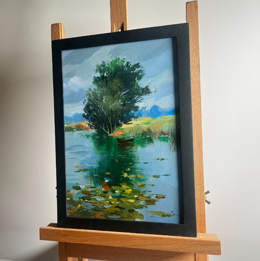 Peinture à l'huile originale représentant un paysage côtier d'été, avec un pêcheur près d'un arbre solitaire.