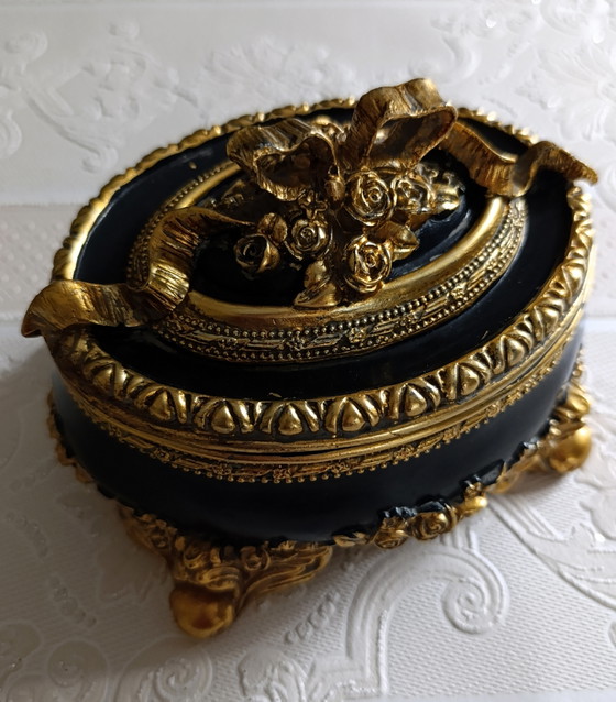 Portagioie vintage decorato in stile Luigi XVI – Oggetti decorativi (photo 9 of 10)