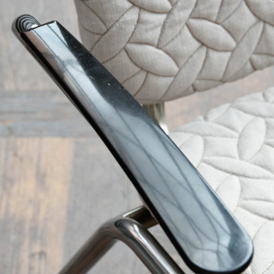 Image 1 of Der weiße Sessel