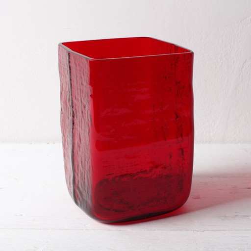 Mid-Century Modern Red Glass Vase by Christer Sjögren, Lindshammar, Sweden