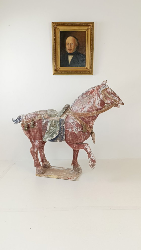 Image 1 of Hermosa estatua antigua de caballo de madera de la dinastía Tang