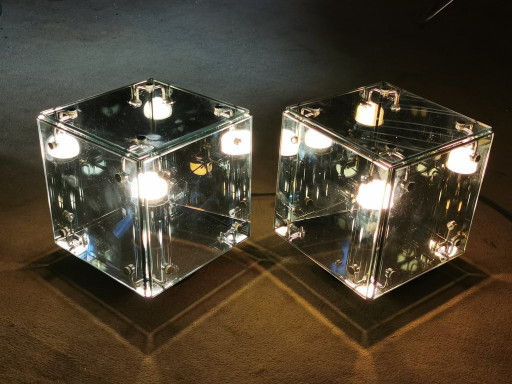 Lampada ottica Pulsar di Nucleo Sormani Italy, progettata dallo Studio Arditi negli anni '70.