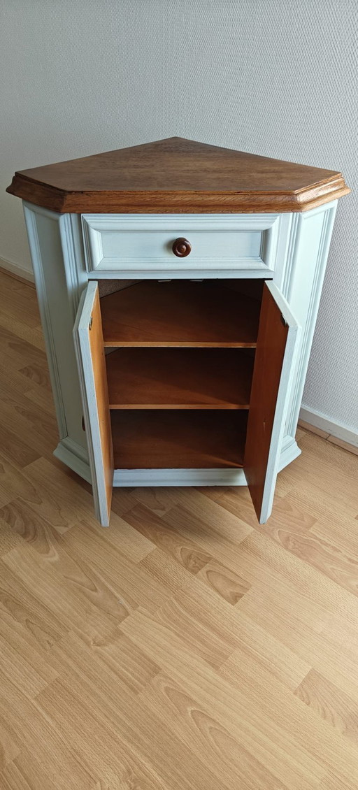 Country-style corner cupboard