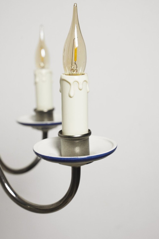 Image 1 of Lustre vintage en porcelaine de Delft bleu et blanc, suspension à 5 bras en céramique hollandaise de style cottagecore.
